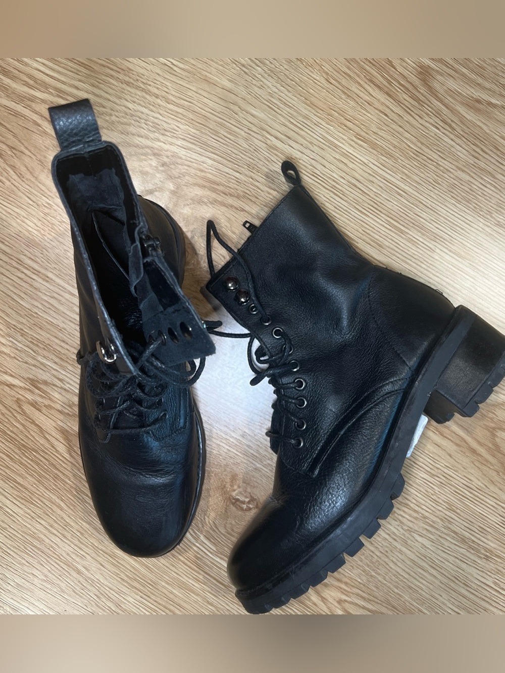 Urban Outfitters Zoe Leather Combat Boots black fits like size 7